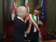 Alba, nonna Severina consegna la fascia tricolore al sindaco Alberto Gatto: &quot;Rappresenta il supporto della mia famiglia&quot;