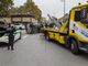 Bra, auto si ribalta in piazza Giolitti a Bra. Settantenne finisce in ospedale