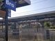 Bra, rissa con lancio di pietre e oggetti alla stazione ferroviaria