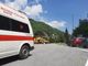 Colto da malore mentre scende in moto da Crissolo: passanti, ambulanze ed elisoccorso gli salvano la vita