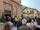 Vernante e la GdF piangono Michele Pellegrino, avvolto nel Tricolore e portato a spalle dai colleghi del SAGF