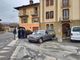 Donna trovata morta sulle scale di un palazzo a Dronero