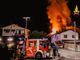 Tetto in fiamme a Busca, al lavoro tutta la notte quattro squadre di vigili del fuoco (VIDEO)