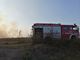 Incendio in un campo da poco trebbiato a Savigliano, intervengono tre squadre dei vigili del fuoco [FOTO]