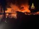 Non ancora estinto del tutto l’incendio del cascinale lungo la A6, a Ceva [VIDEO]