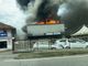 Incendio alla concessionaria Automobili Massimino di Savigliano, al lavoro cinque squadre dei vigili del fuoco (FOTO E VIDEO)
