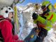 Cade mentre scala la cascata di ghiaccio del Martinet, alpinista soccorso a Pontechianale