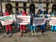 La protesta dei maestri di sci: “Con le piste chiuse dimezzati i nostri guadagni” [VIDEO]