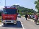 Auto finisce nel rio Marrone, ma i due occupanti ne escono incolumi