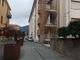 Minorenni si inerpicano sulla scala antincendio della scuola abbandonata: il Comune interverrà
