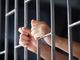 Incendio al carcere di Torino: la polizia penitenziaria porta in salvo i detenuti. Tre agenti intossicati