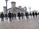 La protesta delle forze dell’ordine con 30 sagome: “Resteranno i poliziotti di cartone. Se li picchi non si fanno male” [VIDEO]