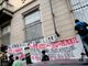 Studenti sotto la sede di EDISU: &quot;Il diritto allo studio è in allarme rosso&quot;