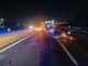 Maxi incidente nella notte in tangenziale: 5 veicoli coinvolti, un’auto si ribalta