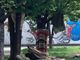 Risse, pusher, rifiuti e escrementi nel giardino Madre Teresa di Calcutta. Alessi (Fdi): &quot;Inaccettabile&quot; [FOTO]