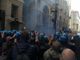 Tensioni tra No Green Pass e Polizia, piazza del Comune sgomberata in attesa di Draghi [FOTO e VIDEO]