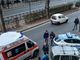 Paura in corso Giulio Cesare: una donna spacca una bottiglia e si aggira minacciando i passanti