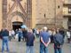 Strage di Brandizzo: folla, palloncini e la maglia della Juve a Chivasso per il funerale di Giuseppe Aversa [FOTO]