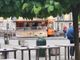 &quot;Paninaro in sosta con il furgone sul marciapiede: denunciamo commercio abusivo su strada&quot;