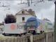 Furgone rimane bloccato nel passaggio a livello della Torino-Cuneo, il treno lo travolge