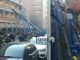 Tragedia in via Genova: crolla la gru di un cantiere, vittime e feriti. Tre persone sotto la struttura [FOTO e VIDEO]