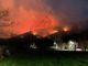Maxi incendio sulla Cima Bossola, tra Rueglio e Meugliano: boschi in fiamme e allarme per alcune baite