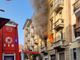 Incendio in un alloggio al secondo piano di via Cigna: i vigili del fuoco mettono in salvo 8 persone