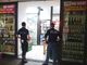 Risse, degrado e rumore, alla Cinque si mappano minimarket e bar “problematici”: ecco dove si trovano