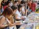 Portici di Carta 2024: torna la libreria all’aperto più grande d’Italia con due km di espositori nel salotto della città
