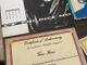 Vendeva online l'anello del Papa, i calzoncini di Rocky e i dischi autografati dei Beatles: tutti falsi. Un torinese nei guai