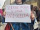 Aborto, le attiviste davanti a Palazzo Lascaris lanciano la raccolta firme: &quot;'Chiudete la Stanza dell'Ascolto&quot;