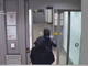 Auto di lusso, alberghi, spa. Fanno la bella vita con i soldi delle rapine: tre arresti e altri due nei guai [VIDEO]