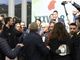 La ministra Roccella contestata al Salone del Libro: “Giù le mani dai corpi e dalla terra” [FOTO e VIDEO]