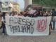 Gli studenti 'ingessati' rispondono a Meloni: &quot;Manifestavamo noi, non i centri sociali. Manganellate non sono una novità&quot;