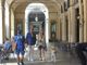 Covid, via le mascherine all’aperto: a Torino non manca chi le indossa comunque [FOTO]