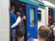 Treno Bardonecchia-Torino preso d'assalto: bus per evitare assembramenti