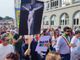 Torino Pride, la provocazione di Viale: cartello con una donna incinta crocifissa e il cartello Nato [FOTO]
