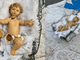 Spaccato il Gesù Bambino del presepe a Gorla Maggiore: «Grande tristezza e amarezza»