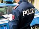 Derubano anziani portando via soldi e gioielli. Due truffatori presi dalla Volante della polizia
