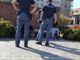 Ancora spaccio in piazza Repubblica a Varese: pusher reagisce al controllo con calci e pugni. Per immobilizzarlo serve lo spray al peperoncino
