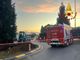 FOTO. Conduttura rotta durante dei lavori di scavo: fuga di gas e palazzo evacuato a Samarate