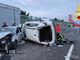 FOTO. Pauroso incidente sull'autostrada A9: incastrati nelle lamiere una donna incinta e il figlio di un anno