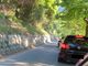 Cade dalla moto sulla provinciale tra Castelveccana e Laveno: ferito gravemente un 32enne. Elisoccorso in azione e strada bloccata