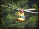 Auto fuori strada sulla Provinciale a Cuvio: elisoccorso in volo in codice rosso