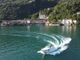 Turista olandese minorenne scorrazza su un gommone in mezzo ai bagnanti sul Ceresio: fermato dalle autorità lacuali
