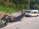 FOTO. Auto si ribalta sulla Briantea in via Varese a Malnate, ferite due persone