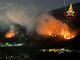 Un'altra notte di fuoco a Montegrino: il fronte dell'incendio si è allargato a 500 metri