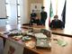 Nel cassonetto dei vestiti c'erano 15 chili di cocaina. Un uomo arrestato dopo un inseguimento spericolato tra le strade di Gallarate