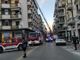 FOTO. Colonna di fumo e fiamme nel centro di Varese, vigili del fuoco in azione