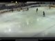 VIDEO. Varese sotto choc per la carica a Perla. Nell'hockey il portiere non si tocca nemmeno con un dito: e invece...